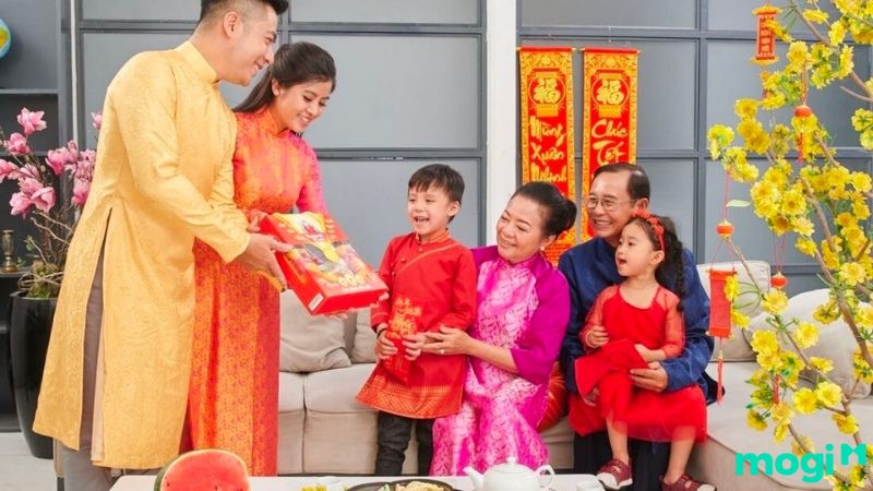 Tục xông đất ngày Tết đã có từ lâu đời