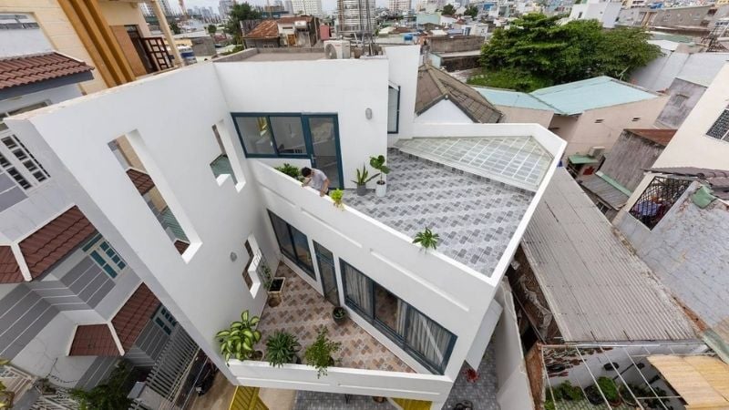 Nhà chữ U hoặc chữ T thường có phần lõm ở giữa hoặc phần thân nhà kéo dài