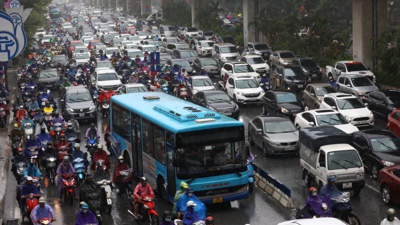 Ngã tư Nguyễn Trãi Khuất Duy Tiến: Vị trí và tiềm năng đầu tư BĐS 5 Giao thông xung quanh ngã tư khá ùn tắc (Nguồn: Dân Trí)